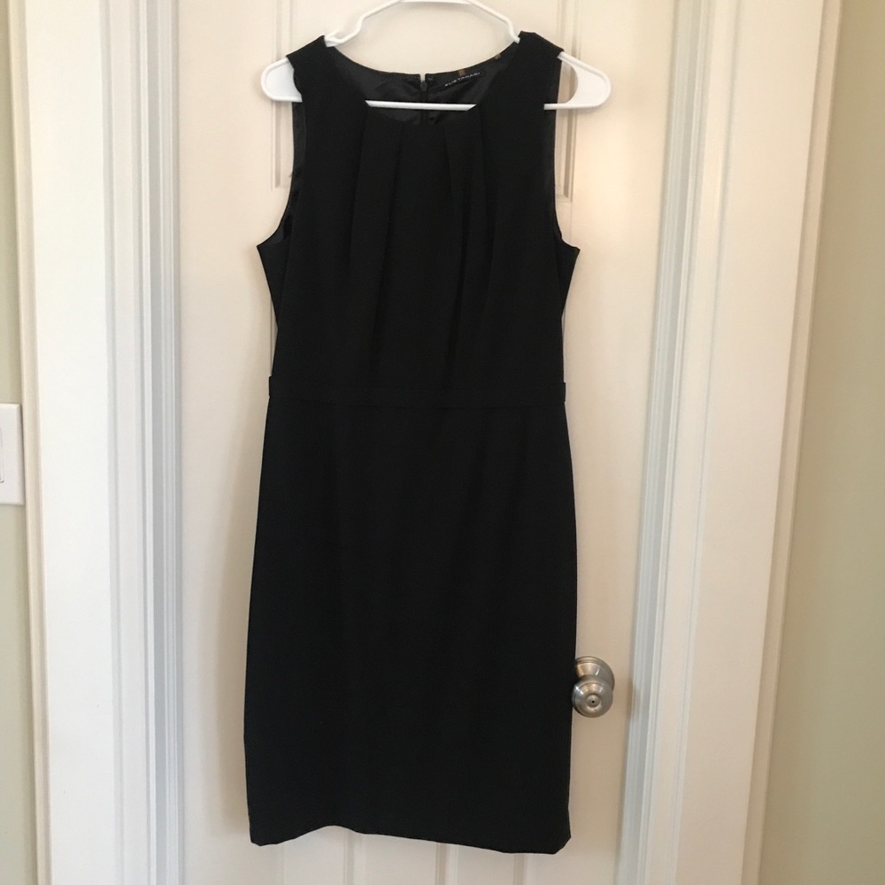 ELIE TAHARI: black cocktail dress